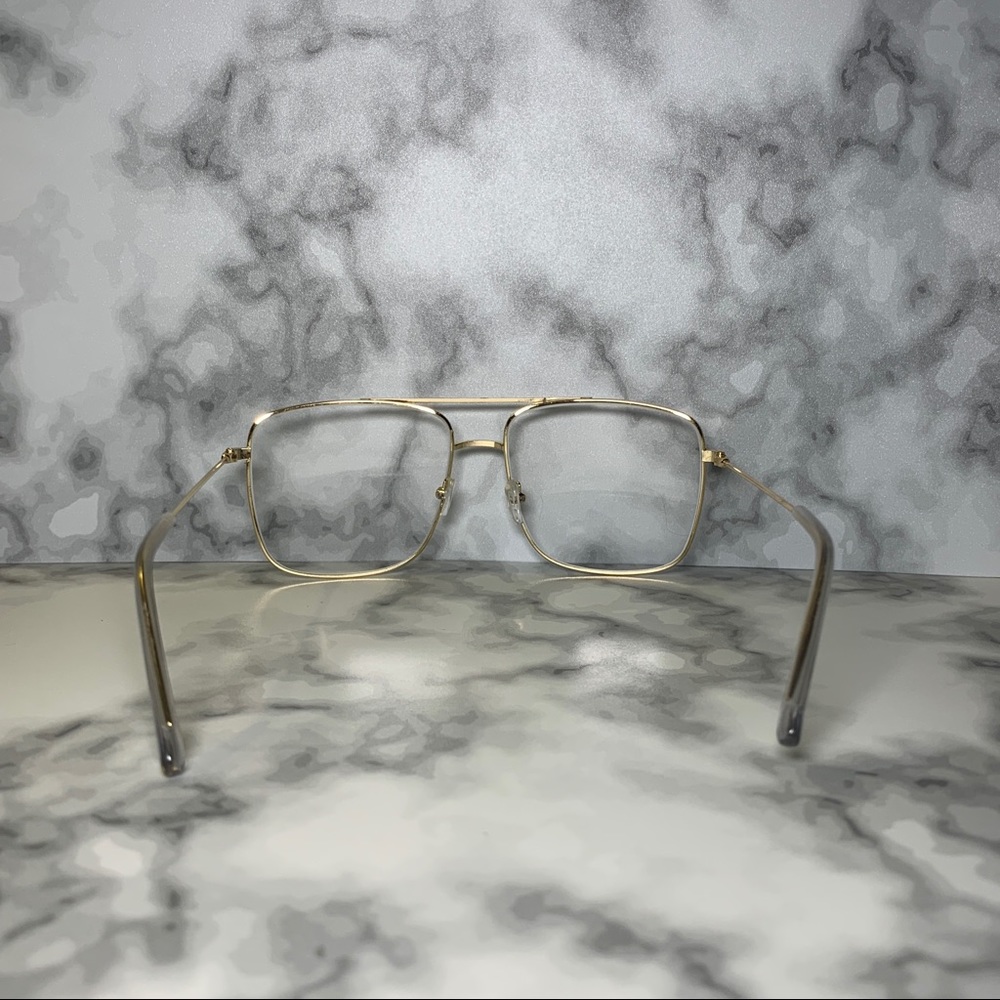🕶 Oversized Gold Frame Glasses 🕶 - Picture 3 of 12